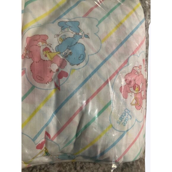 Care Bears Crib Sheet Stretch-End Fits 28x52 Inch Mattress Machine Washable - Picture 4 of 11
